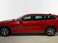 Usado Volvo V60 Core 2025 Rojo Familiar