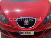 Usado Seat Leon Ecomotive 105 CV (77 kW) 2008 Rojo Utilitario