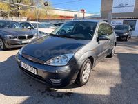 Usado Ford Focus Trend 100 CV (73 kW) 2003 Gris / plata Berlina
