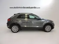 Usado VW T-Roc Advance 150 CV (110 kW) 2021 Gris / plata SUV