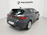 Usado Seat Leon FR 150 CV (110 kW) 2023 Gris / plata Berlina