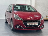 Usado Peugeot 208 Allure 100 CV (73 kW) 2016 Granate Utilitario