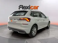 Usado Skoda Kamiq Monte Carlo 110 CV (80 kW) 2022 Blanco SUV