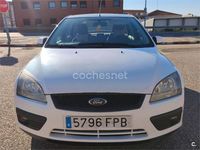 Usado Ford Focus Trend 90 CV (66 kW) 2007 Blanco Berlina