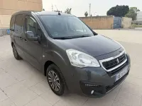 Usado Peugeot TePee Active 99 CV (72 kW) 2017 Azul Van