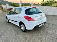 Usado Peugeot 308 Active 92 CV (67 kW) 2013 Blanco Berlina