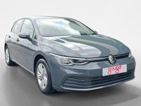 Usado VW Golf VIII Life 115 CV (84 kW) 2023 Gris / plata Berlina