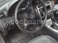 Usado Mercedes C200 Avantgarde 116 CV (85 kW) 2001 Azul Familiar