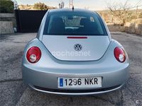 Usado VW New Beetle 102 CV (75 kW) 2008 Gris / plata Utilitario