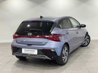 Usado Hyundai i20 100 CV (73 kW) 2025 Violeta / lila Utilitario