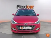 Usado Hyundai i20 75 CV (55 kW) 2018 Rojo Berlina