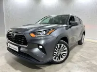 Usado Toyota Highlander Advance 247 CV (181 kW) 2024 Gris SUV