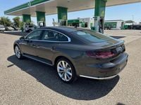Usado VW Arteon Elegance 150 CV (110 kW) 2021 Gris / plata Berlina
