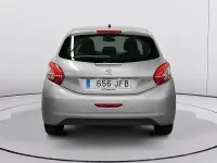 Usado Peugeot 208 Allure 82 CV (60 kW) 2015 Gris / plata Utilitario