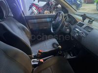 Begagnad Suzuki Swift GL 69 HK (50 kW) 2006 Röd Halvkombi