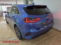 Usado Kia Ceed 120 CV (88 kW) 2023 Azul Utilitario
