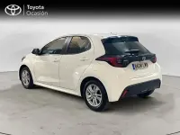 Usado Toyota Yaris Hybrid Active 116 CV (85 kW) 2022 Blanco Berlina