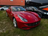 Usado Ferrari FF 661 CV (486 kW) 2012 Negro Familiar