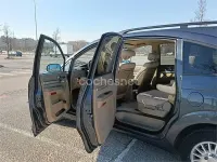 Usado SsangYong Rodius 165 CV (121 kW) 2009 Beige Monovolumen