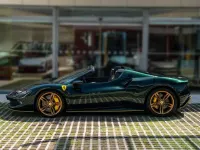 Usado Ferrari 296 830 CV (610 kW) 2025 Verde metalizado Descapotable