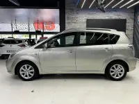 Usado Toyota Corolla Verso Sol 129 CV (94 kW) 2005 Beige Monovolumen