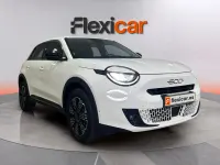 Usado Fiat 600 101 CV (74 kW) 2025 Blanco SUV