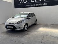 Usado Ford Fiesta Trend 70 CV (51 kW) 2011 Gris / plata Utilitario
