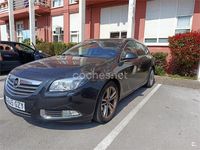 Usado Opel Insignia Sport 130 CV (95 kW) 2010 Negro Familiar