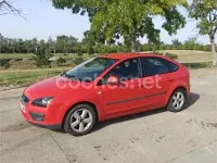 Usado Ford Focus Sport 145 CV (106 kW) 2005 Rojo Berlina