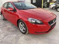 Usado Volvo V40 Kinetic 120 CV (88 kW) 2015 Rojo Familiar