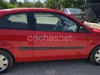 Usado Ford Fiesta Ambiente 68 CV (50 kW) 2008 Rojo Utilitario