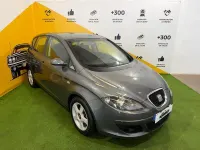 Usado Seat Altea Reference 102 CV (75 kW) 2004 Gris / plata Monovolumen