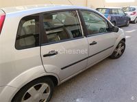 Usado Ford Fiesta Trend 100 CV (73 kW) 2004 Gris / plata Utilitario
