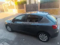 Usado Seat Ibiza CONNECT 90 CV (66 kW) 2017 Gris / plata Berlina