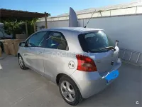 Usado Toyota Yaris Sol 87 CV (63 kW) 2006 Gris / plata Berlina