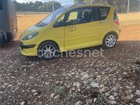 Usado Peugeot 1007 70 CV (51 kW) 2006 Amarillo Monovolumen