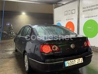 Usado VW Passat Highline 150 CV (110 kW) 2005 Azul Berlina