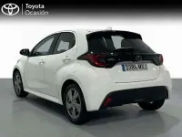Usado Toyota Yaris Active 116 CV (85 kW) 2024 Blanco Utilitario