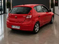 Usado Hyundai i30 Classic 109 CV (80 kW) 2009 Rojo Berlina