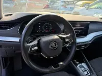 Usado Skoda Octavia Style 150 CV (110 kW) 2022 Gris / plata Familiar