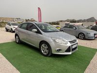 Usado Ford Focus Trend 95 CV (69 kW) 2011 Gris / plata Berlina