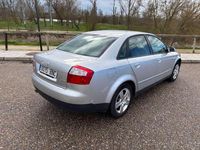 Usado Audi A4 131 CV (96 kW) 2001 Gris Berlina