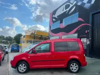 Usado VW Caddy Life 105 CV (77 kW) 2010 Rojo Monovolumen