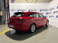 Usado Seat Leon Style 110 CV (80 kW) 2022 Granate Familiar