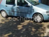 Usado Fiat Punto 80 CV (58 kW) 2001 Azul Utilitario