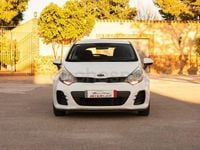 Usado Kia Rio 75 CV (55 kW) 2015 Blanco Berlina