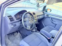 Usado VW Touran Advance 140 CV (102 kW) 2011 Gris / plata Monovolumen
