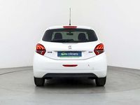 Usado Peugeot 208 Style 82 CV (60 kW) 2017 Blanco Utilitario