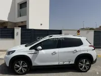 Usado Peugeot 2008 Allure 130 CV (95 kW) 2018 Blanco SUV
