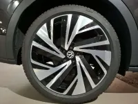 Begagnad VW ID.4 Pro 150 kW (204 HK) 2025 Grå SUV